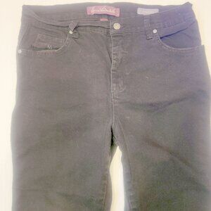 Gloria Vanderbilt Ladie's Grey Jeans in size 8/ 30" waist